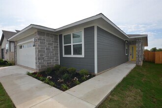 428 Agave Azul Wy in Liberty Hill, TX - Building Photo - Building Photo