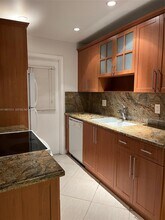 2420 Diana Dr in Hallandale Beach, FL - Building Photo - Building Photo