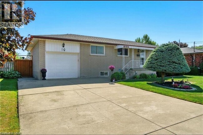 10 Rose Crescent in Hamilton, ON - Building Photo - Building Photo