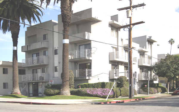 1200 N Orange Dr in Los Angeles, CA - Building Photo - Building Photo