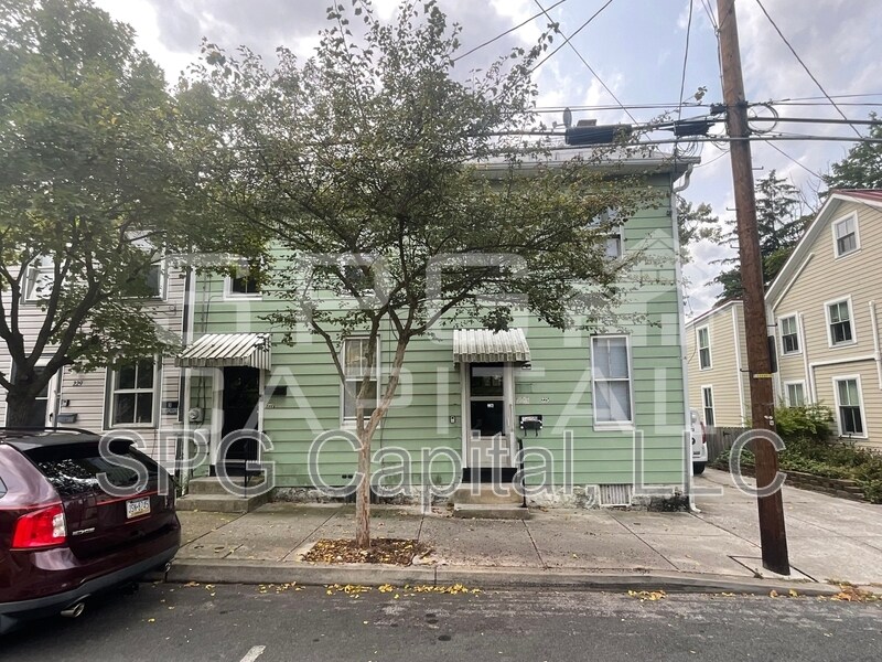225 S Washington St in Gettysburg, PA - Building Photo