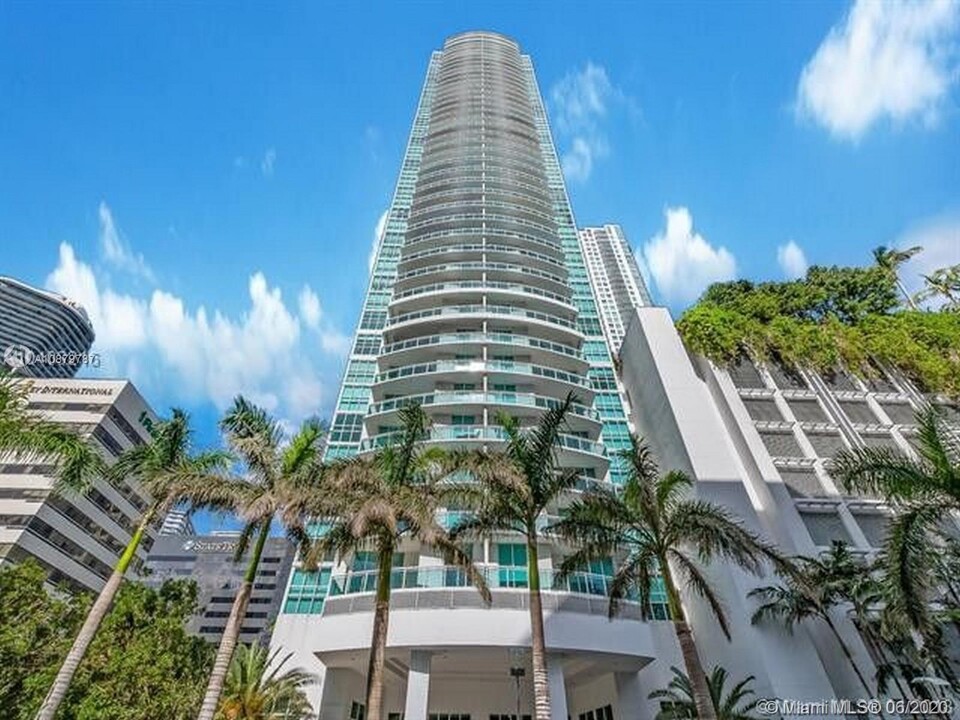 951 Brickell Ave, Unit # 1106 in Miami, FL - Foto de edificio