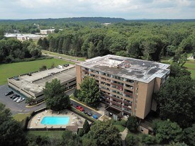 Fairway Tower and Manor Apartamentos