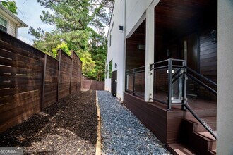 1099 Vista Trail NE in Atlanta, GA - Building Photo - Building Photo