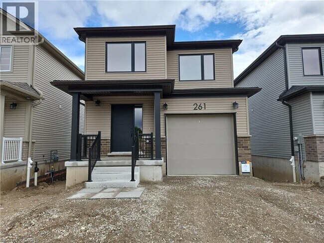 261 Benninger Dr in Kitchener, ON - Building Photo - Building Photo