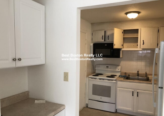 216 Revere Beach Pkwy in Chelsea, MA - Building Photo - Building Photo