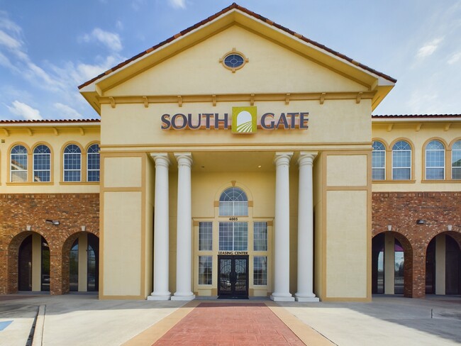 Southgate Towers Apartments in Baton Rouge, LA - Building Photo - Building Photo