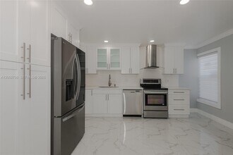 6325 SW 138th Ct in Miami, FL - Building Photo - Building Photo