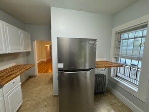 98 Elm St in Worcester, MA - Building Photo - Building Photo
