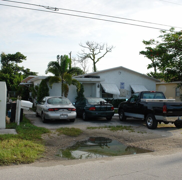 201 SE 22nd St in Fort Lauderdale, FL - Building Photo