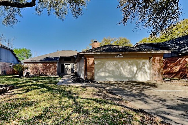property at 1319 Heights Dr