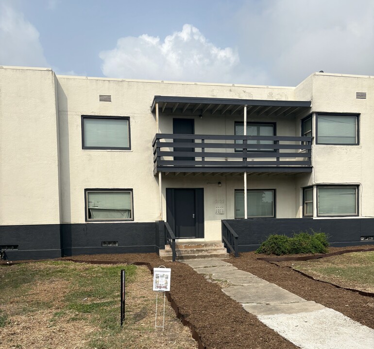 2129 16th St in Corpus Christi, TX - Building Photo