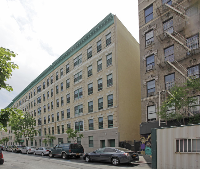 306-308 E 100th St in New York, NY - Building Photo - Building Photo