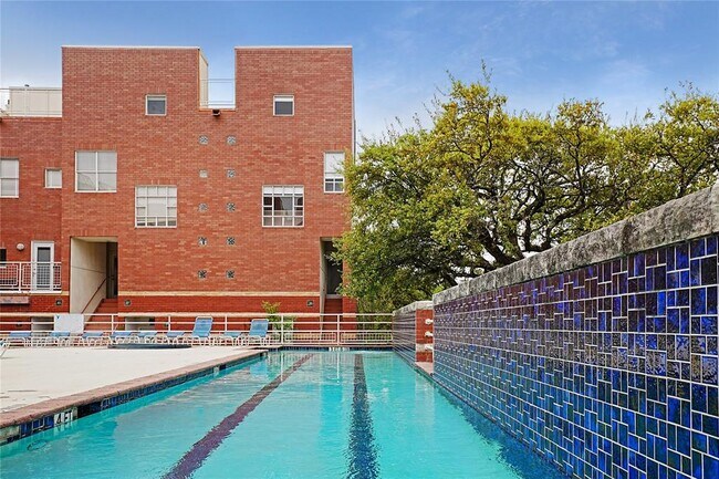 4004 Montrose Blvd in Houston, TX - Building Photo - Building Photo