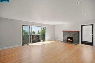 32 Kenilworth Dr in Kensington, CA - Building Photo - Building Photo