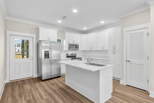 284 N Sand Palm Rd in Freeport, FL - Building Photo - Building Photo