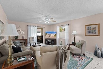 1330 La Jolla Cir in the Villages, FL - Building Photo - Building Photo