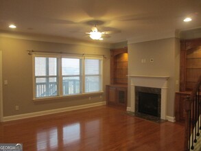 328 Ashbrook Blvd in Johns Creek, GA - Foto de edificio - Building Photo