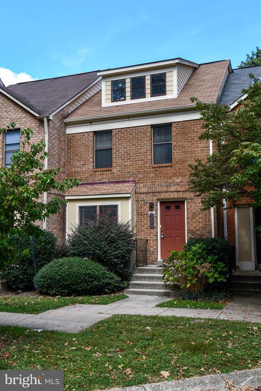 property at 5175 King Charles Way