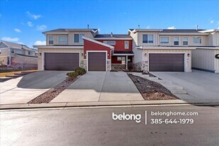 2333 S Long Dr in Saratoga Springs, UT - Building Photo