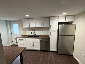 2012 W Montgomery Ave, Unit B in Spokane, WA - Building Photo - Building Photo