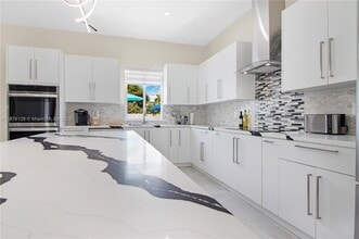 14840 NE 8th Ave in Miami, FL - Building Photo - Building Photo