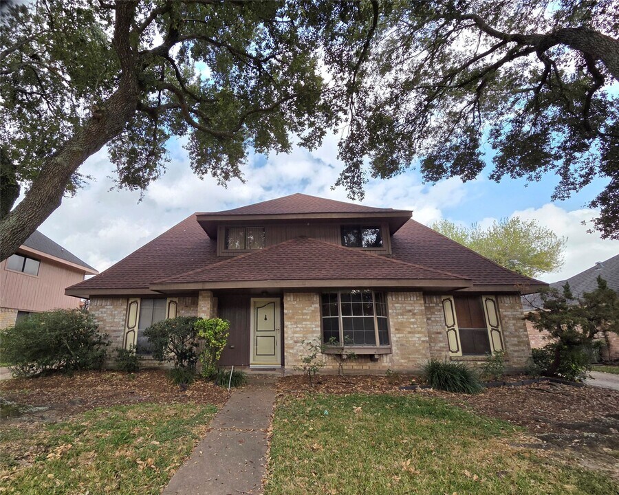 14718 Earlswood Dr in Houston, TX - Building Photo