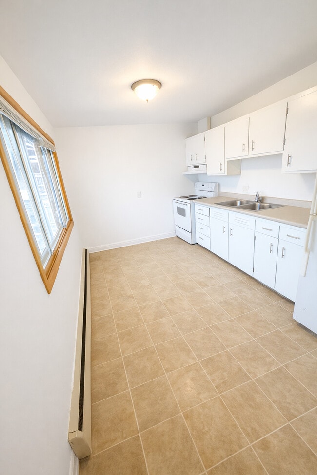 Lake Point Drive Apartments in Madison, WI - Building Photo - Building Photo