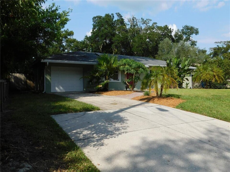 565 E Jessup Ave in Longwood, FL - Building Photo