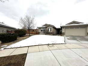 7012 Cassiopeia Ct in Sparks, NV - Building Photo - Building Photo