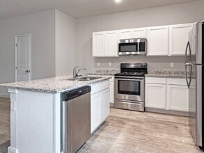 13010 Reid Mdws in Live Oak, TX - Building Photo - Building Photo