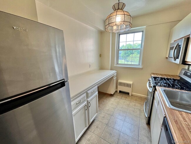 property at 210 Pelham Rd