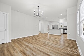 1914 White St in Gastonia, NC - Building Photo - Building Photo