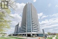 7890 Bathurst St in Vaughan, ON - Building Photo