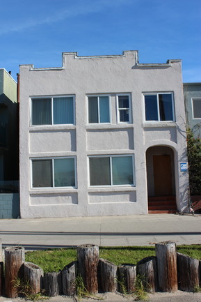 2209 Ocean Front Walk in Venice, CA - Building Photo - Building Photo