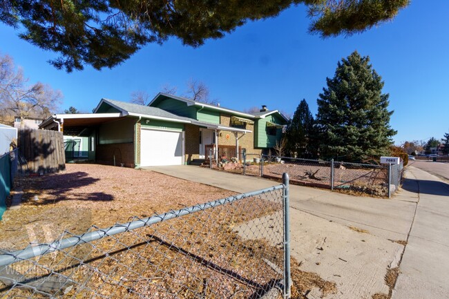 7085 Metropolitan St in Colorado Springs, CO - Building Photo - Building Photo