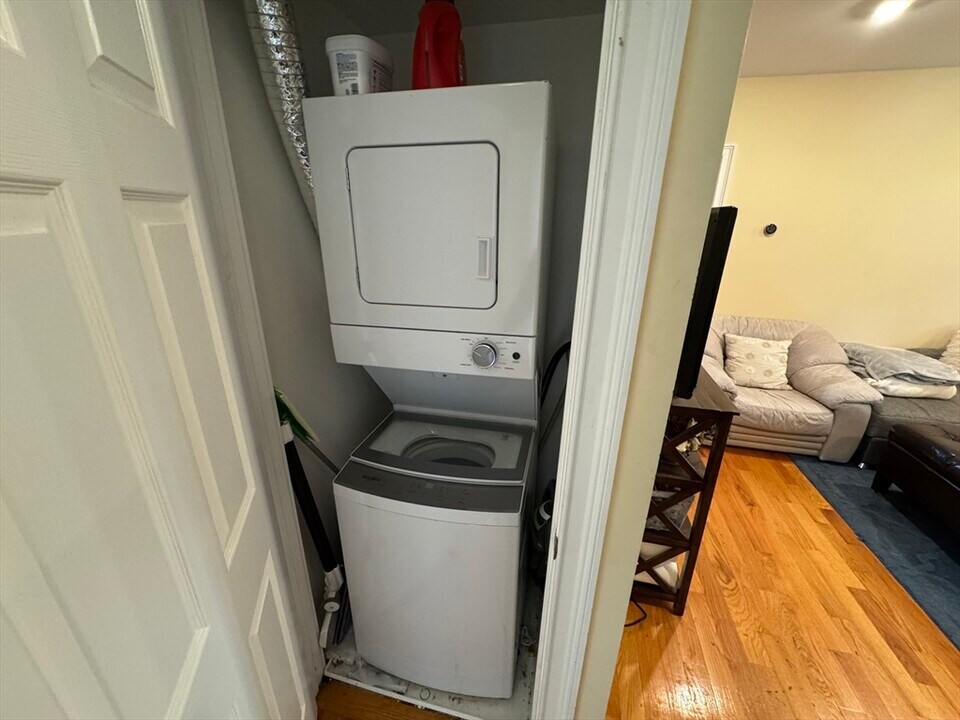 30 Cambridge Ter, Unit 1 in Cambridge, MA - Building Photo
