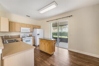 100 Wethersfield Ct in DeLand, FL - Building Photo - Building Photo