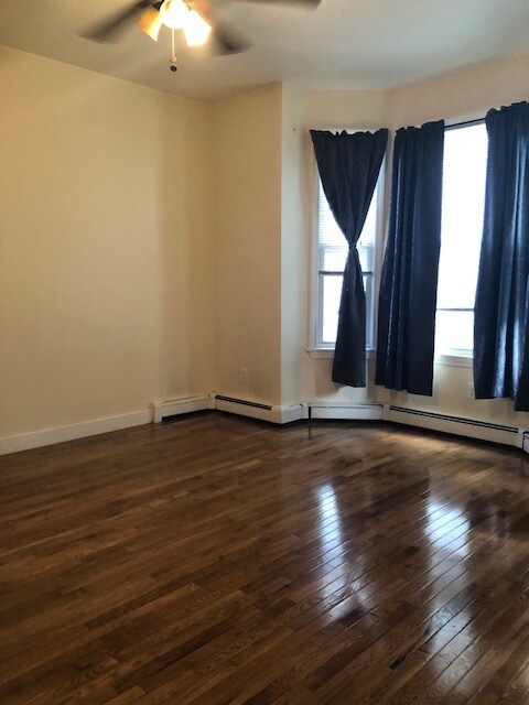 29 Spring Garden St, Unit 1 in Boston, MA - Foto de edificio - Building Photo