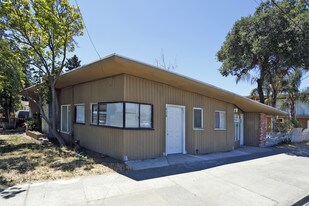 620 1st St in Gilroy, CA - Building Photo