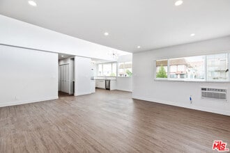 1117 S Bronson Ave in Los Angeles, CA - Building Photo - Building Photo