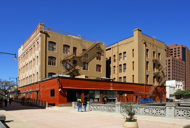 Main Plaza Market in San Antonio, TX - Building Photo - Building Photo
