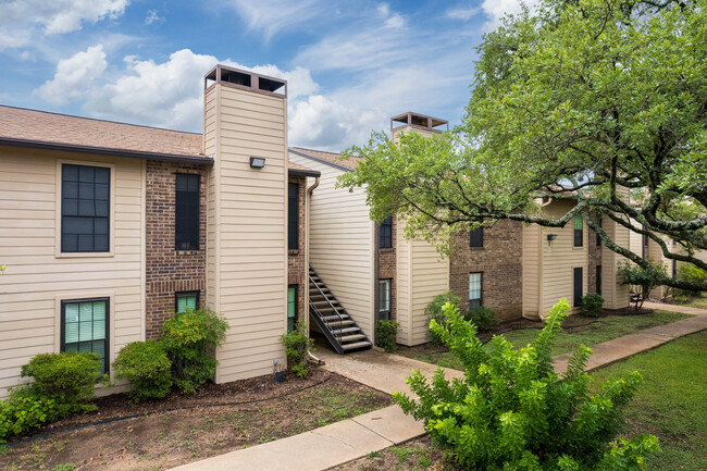 Mesa Village Condominiums in Austin, TX - Building Photo - Building Photo