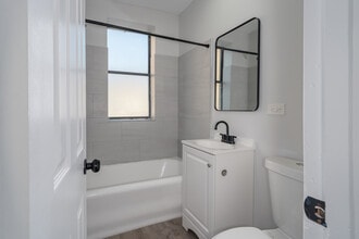 South Shore Apartments in Chicago, IL - Foto de edificio - Interior Photo