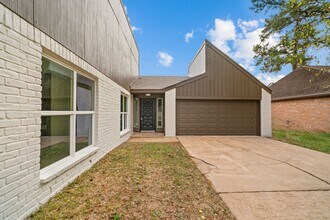 15034 Rose Valley Dr in Houston, TX - Building Photo - Building Photo