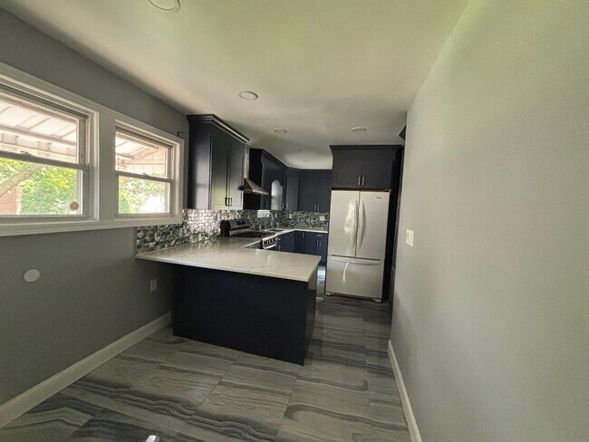 520 5th Ave in New Hyde Park, NY - Building Photo - Building Photo