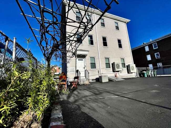 18 Messenger St, Unit 3