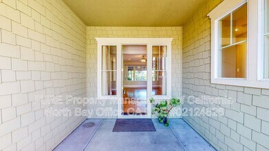 8744 Merlot Way in Windsor, CA - Building Photo - Building Photo