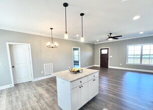 955 Oakwood Estates Dr in Lenoir City, TN - Building Photo - Building Photo