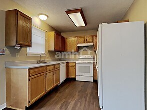 4016 Fairoaks Dr in Franklin, IN - Building Photo - Building Photo